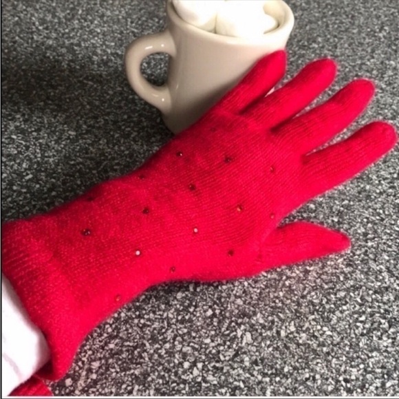 NWT Embellished RED Knit Gloves One size 1 Pair NEW WITH TAGS - Picture 13 of 15